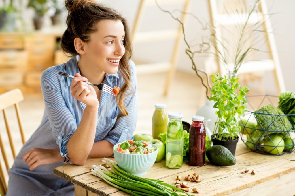 Vegans vs Omnivores – Who Has Healthier Behaviors?